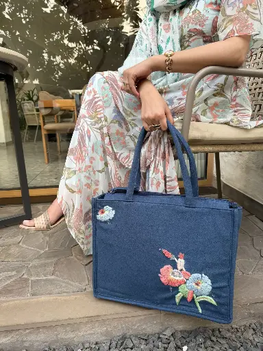 Navy Luxe Box Bag (only 1 piece left)